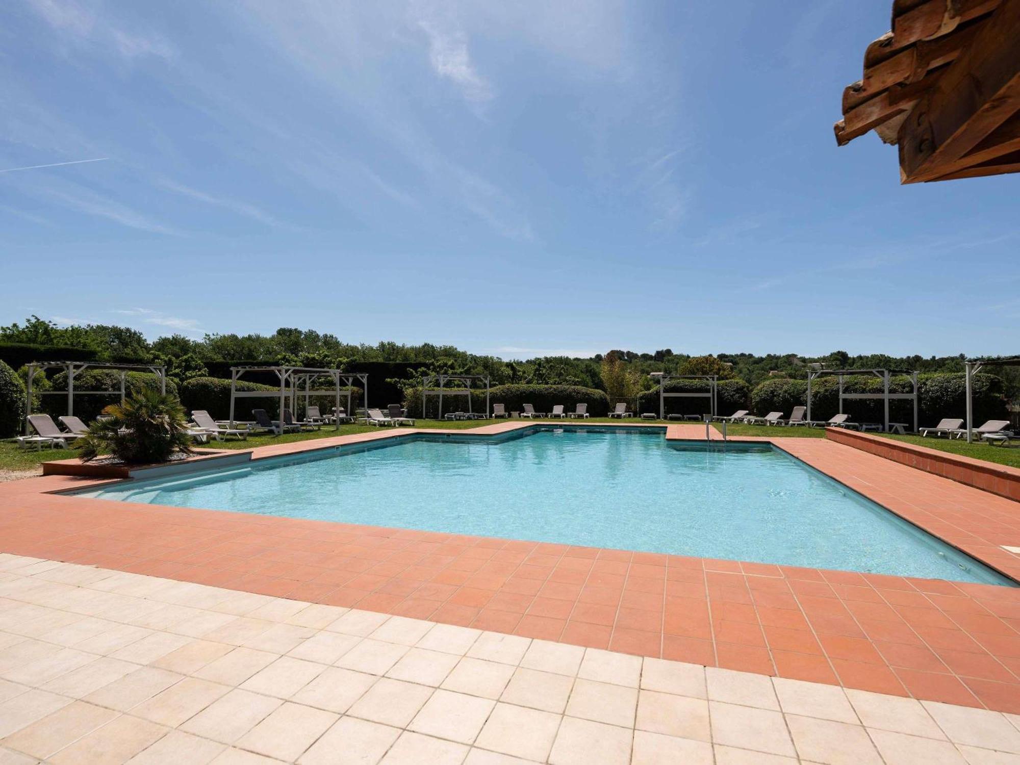 Mercure Aix-En-Provence Sainte-Victoire Châteauneuf-le-Rouge Exterior photo